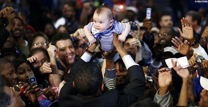 Obama with Babies (50 pics)