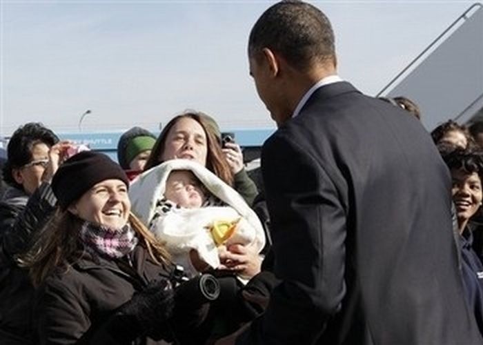 Obama with Babies (50 pics)