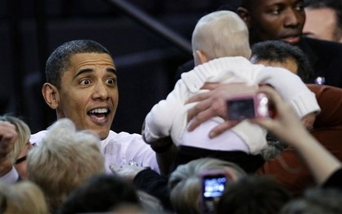 Obama with Babies (50 pics)