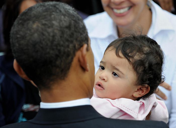 Obama with Babies (50 pics)