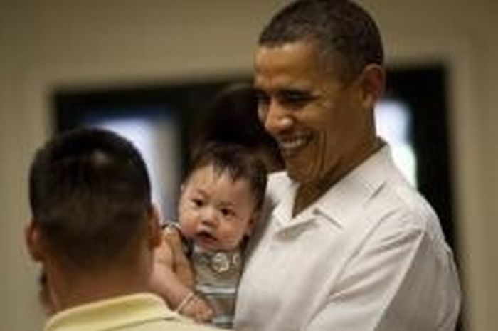 Obama with Babies (50 pics)