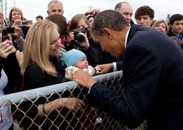 Obama with Babies (50 pics)