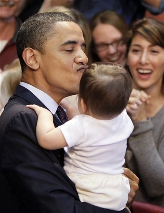 Obama with Babies (50 pics)