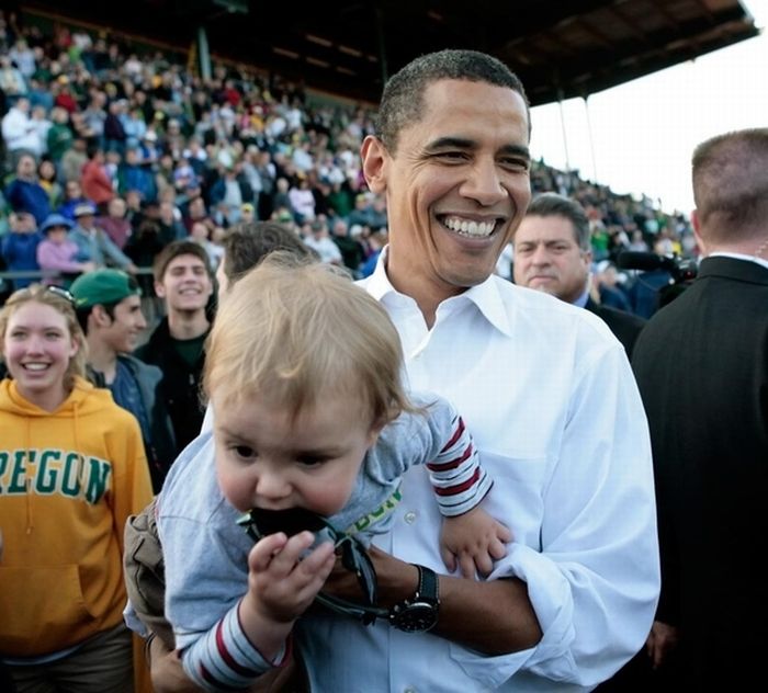 Obama with Babies (50 pics)