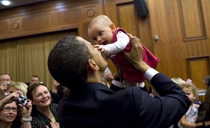 Obama with Babies (50 pics)