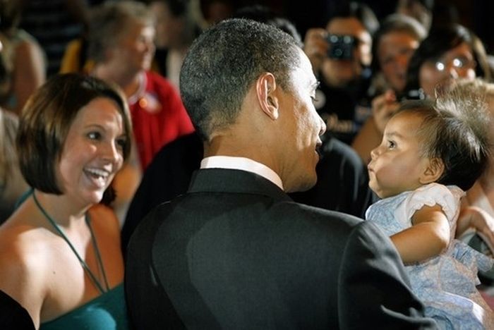 Obama with Babies (50 pics)