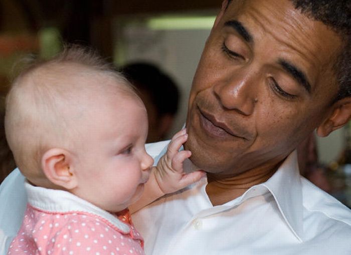 Obama with Babies (50 pics)