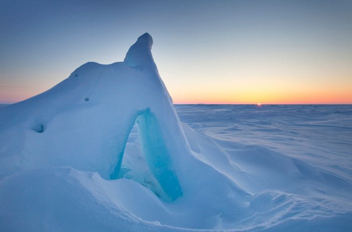 Arctic Ice Station (22 pics)