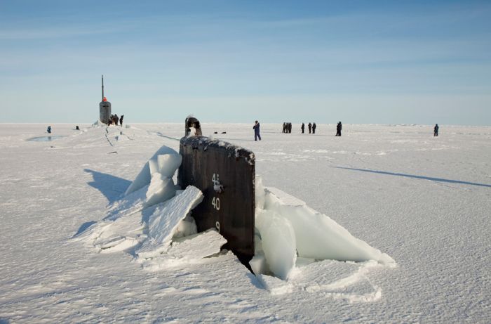 Arctic Ice Station (22 pics)