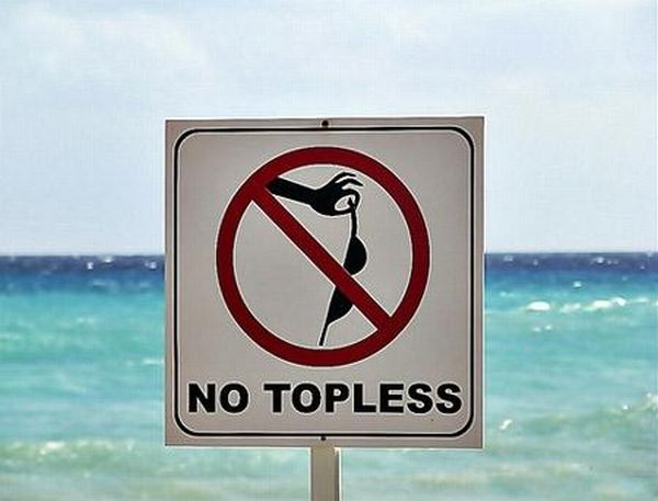 Funny and Awkward Beach Signs (10 pics)