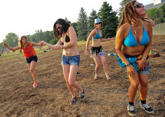 Acid Picdump (84 pics)