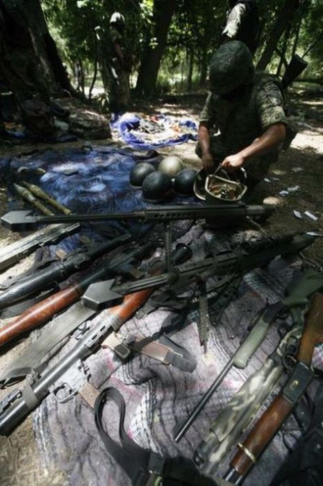 Weapons of a Mexican Drug Cartel (28 pics)