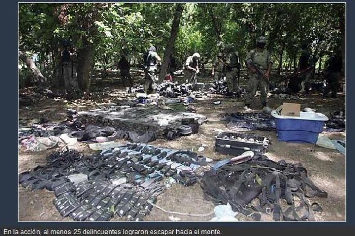 Weapons of a Mexican Drug Cartel (28 pics)