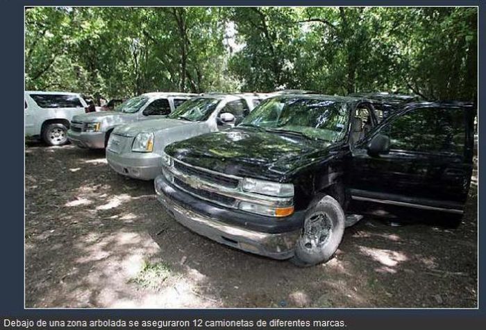 Weapons of a Mexican Drug Cartel (28 pics)