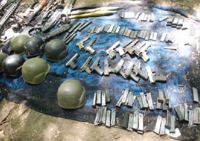 Weapons of a Mexican Drug Cartel (28 pics)