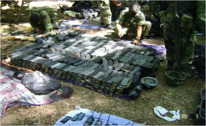 Weapons of a Mexican Drug Cartel (28 pics)
