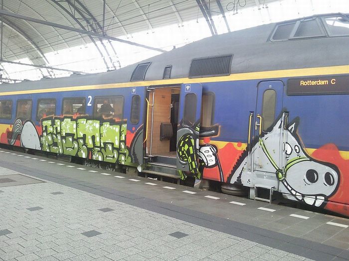 Rad Train Graffiti (15 pics)