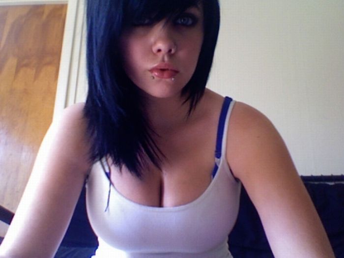 Cute Emo Girls (120 pics)