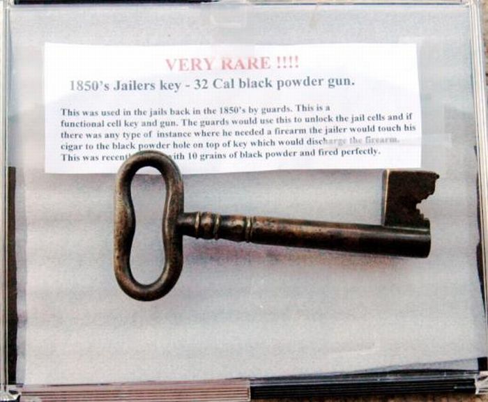 Guns Made from Jailers Keys (6 pics)