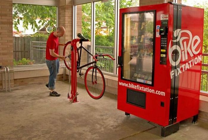 Self-Serve Bike Repair Vending Machine (9 pics)