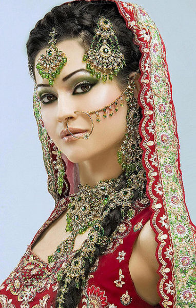 Beautiful Indian Brides (18 pics)
