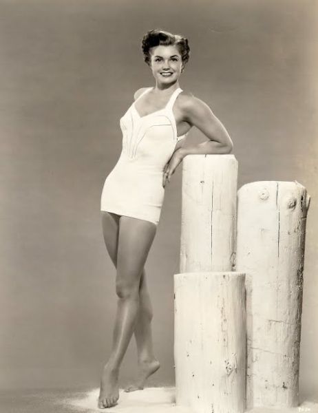 Bikinis From 1940-50's (52 pics)