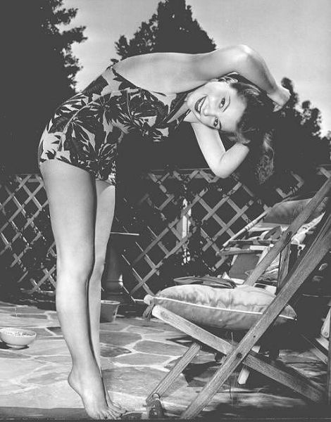 Bikinis From 1940-50's (52 pics)