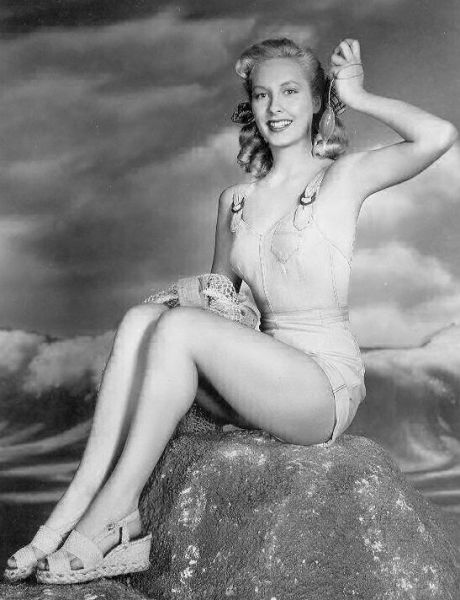 Bikinis From 1940-50's (52 pics)
