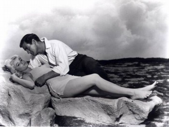 Bikinis From 1940-50's (52 pics)