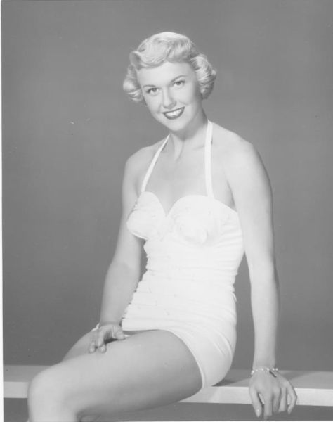 Bikinis From 1940-50's (52 pics)