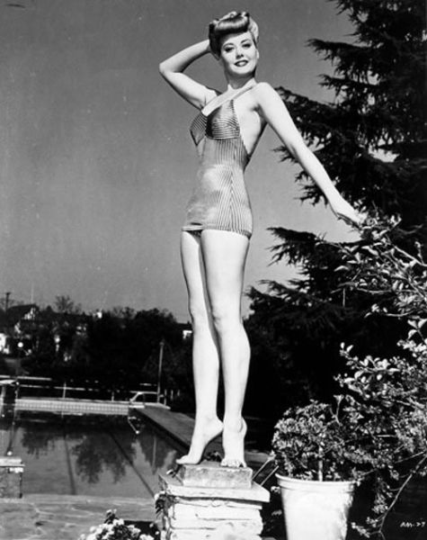 Bikinis From 1940-50's (52 pics)