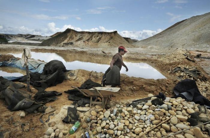Gold Rush in Peru (22 pics)