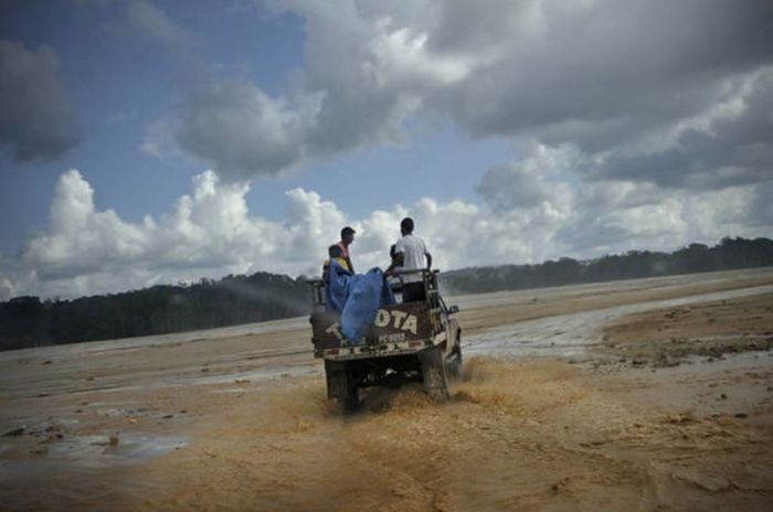 Gold Rush in Peru (22 pics)