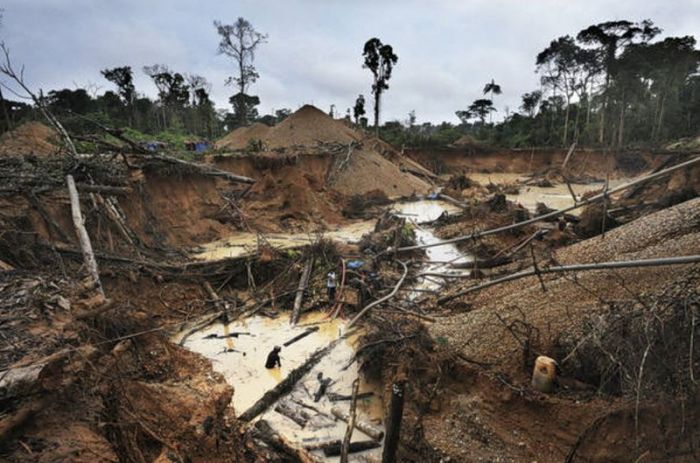 Gold Rush in Peru (22 pics)