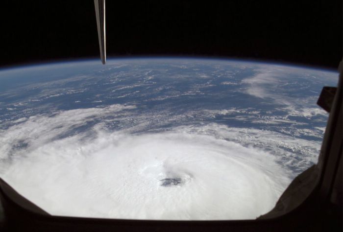 Hurricanes from Space (22 pics)