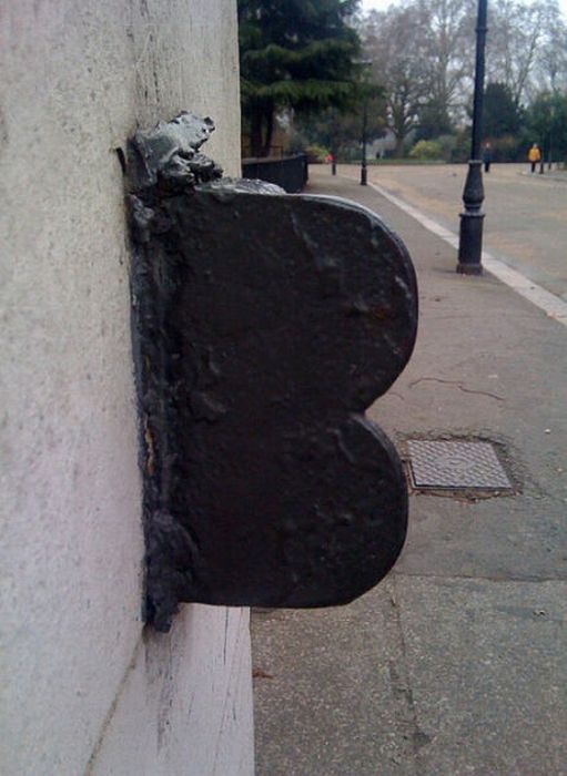Accidental Alphabetical Letters (26 pics)