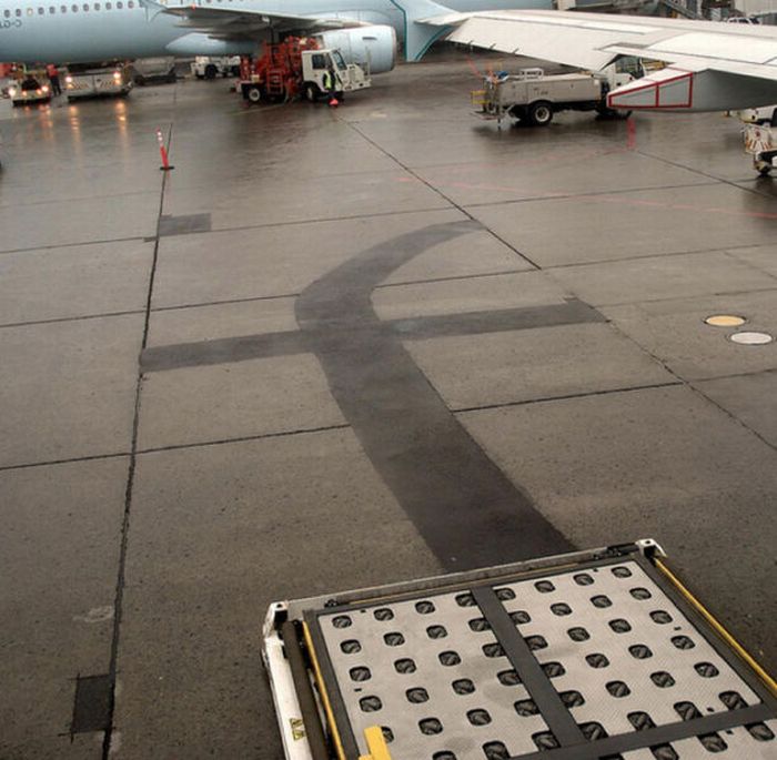 Accidental Alphabetical Letters (26 pics)