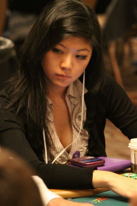 Sexy Poker Girls. Part 2 (35 pics)