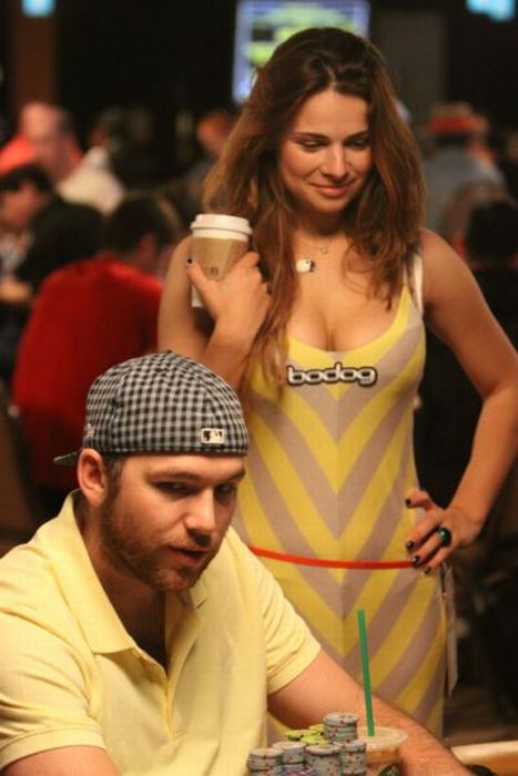 Sexy Poker Girls. Part 2 (35 pics)