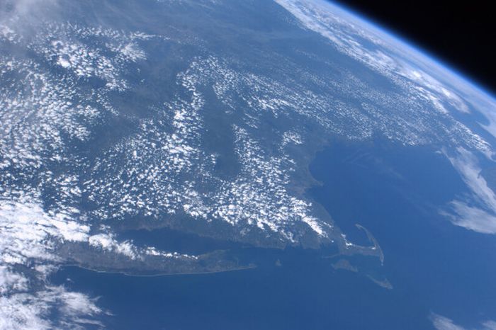 TwitPics From Space Shuttle Atlantis (13 pics)