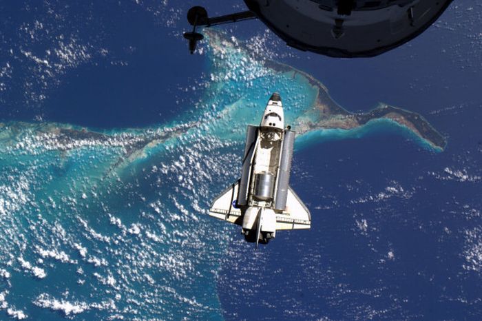 TwitPics From Space Shuttle Atlantis (13 pics)