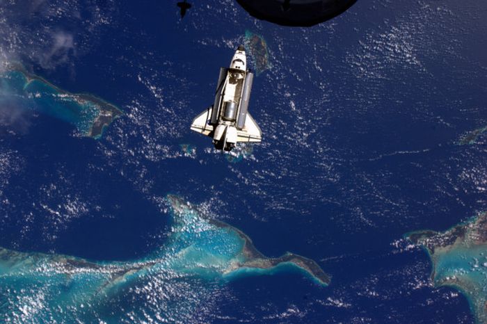 TwitPics From Space Shuttle Atlantis (13 pics)