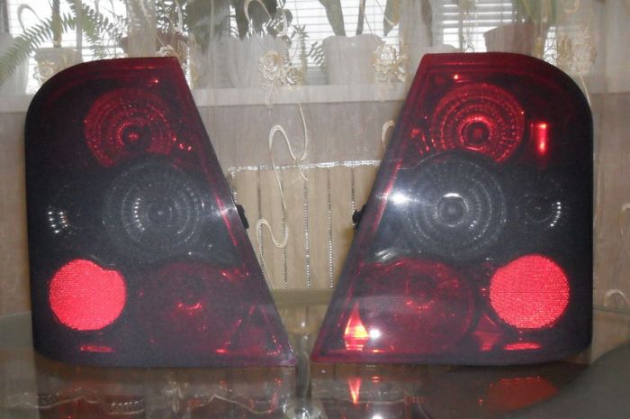 The Cheapest Way to Tint Taillights (5 pics)
