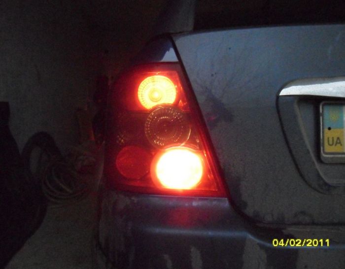 The Cheapest Way to Tint Taillights (5 pics)