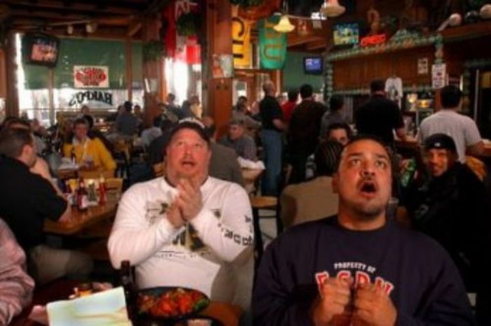 Best Sports Bars in the USA (25 pics)