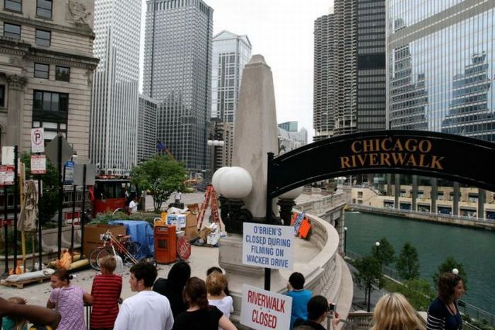 Behind the Scenes: Transformers Movie Set in Chicago (52 pics)