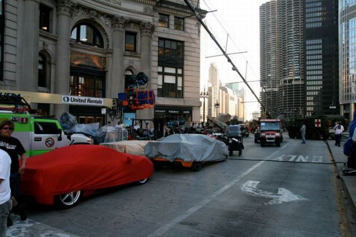 Behind the Scenes: Transformers Movie Set in Chicago (52 pics)