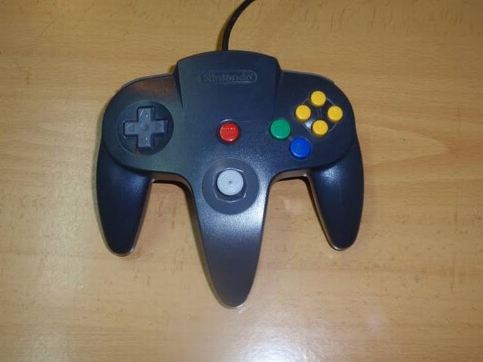Handheld Console Made Out of an old N64 (75 pics)