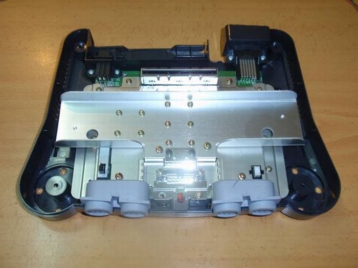 Handheld Console Made Out of an old N64 (75 pics)