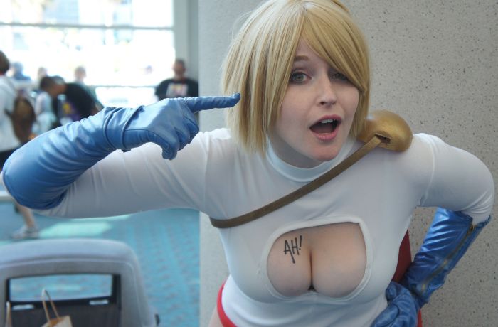 Sexy Cosplay Girls at Comic Con 2011 (23 pics)